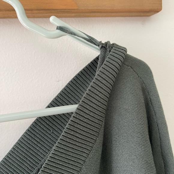 Express Small Sweater - Picture 3 of 7